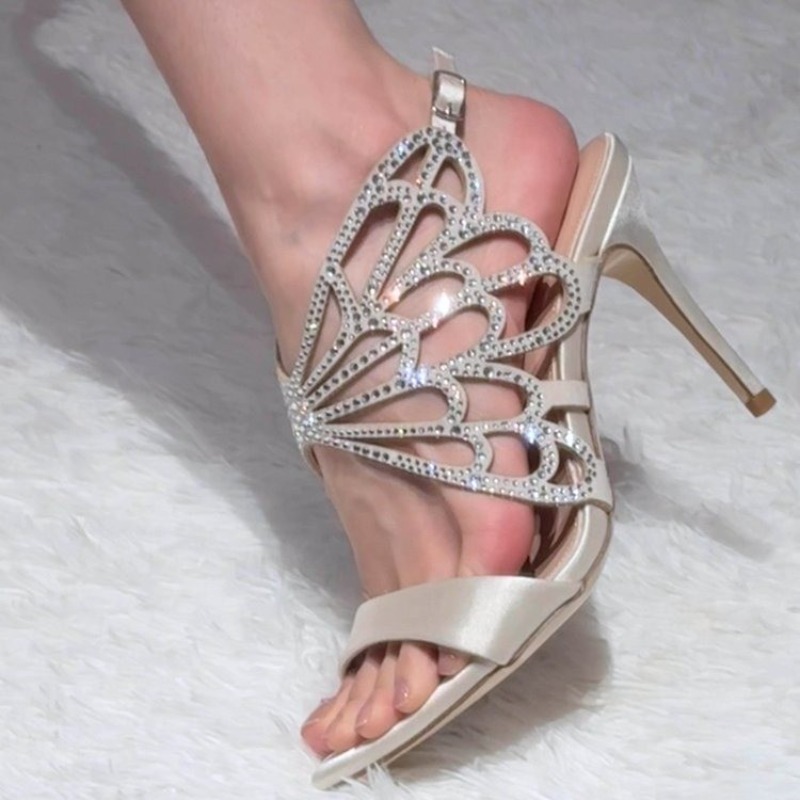 Novità 2026: Sandali a Stilett - Sandal Strappy Heeled recensione e prezzo